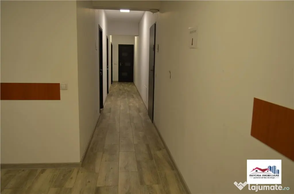 Apartament Bloc Nou 3 Camere 2 Bai si Parcare Privata de Zo