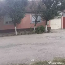 Vand casă în Micălaca