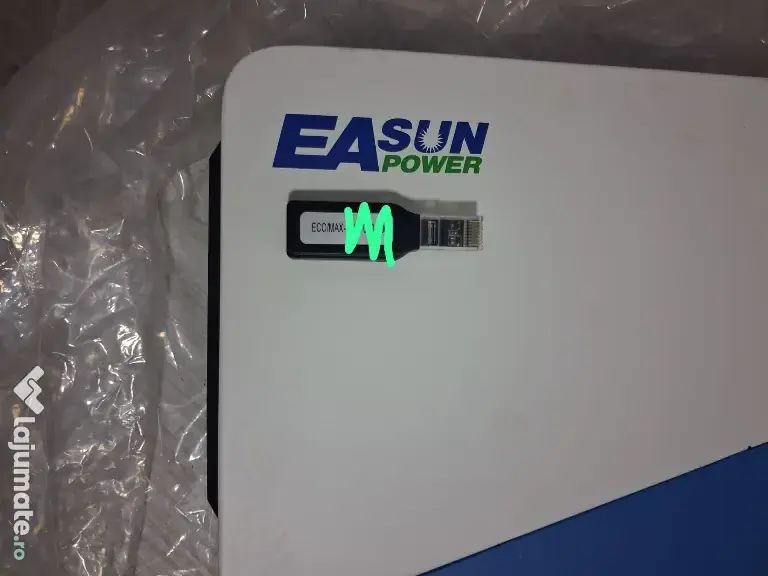 Invertor solar aproape nou