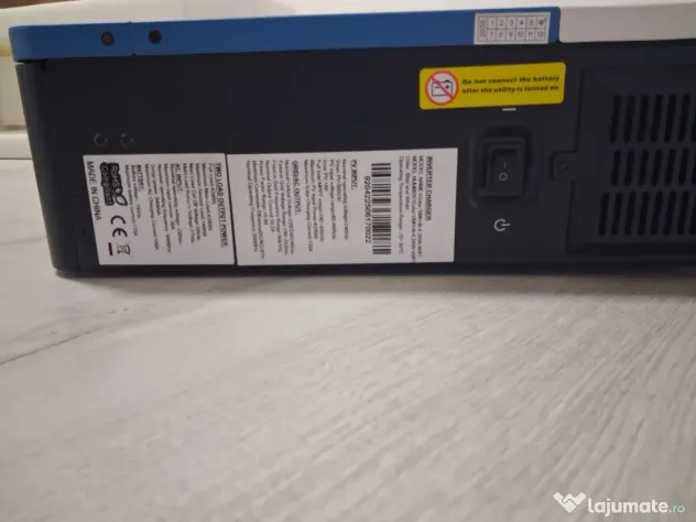 Invertor solar aproape nou