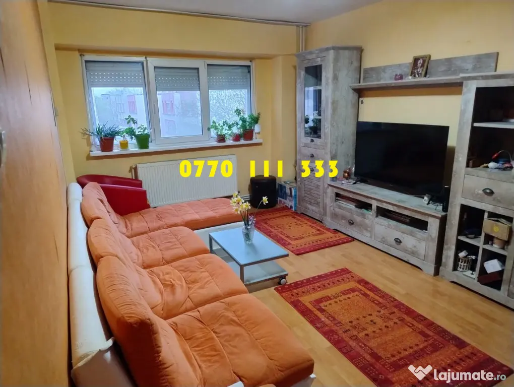 - Apartament 3 camere Calarasi 4, etaj 3. Suprafata 72mp.