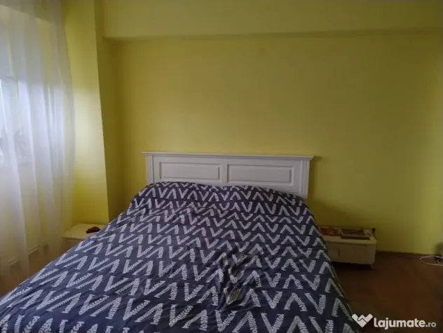 - Apartament 3 camere Calarasi 4, etaj 3. Suprafata 72mp.