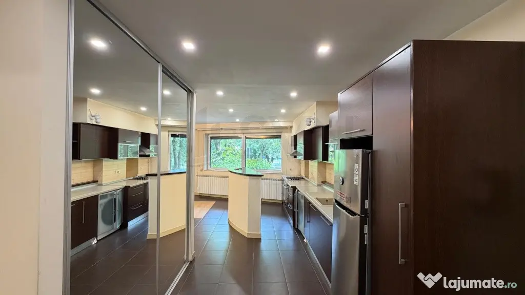 Apartament deosebit de 4 camere Herastrau - Bucuresti (Bucuresti-Ilfov)