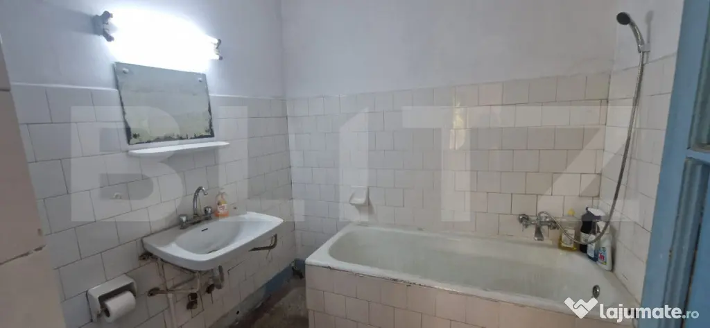 Casa batraneasca renovabila, teren 444 mp , zona Catargiu