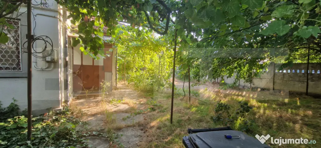 Casa batraneasca renovabila, teren 444 mp , zona Catargiu