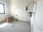 Casa individuala cu 4 camere si teren de 633 mp - zona Mosni 