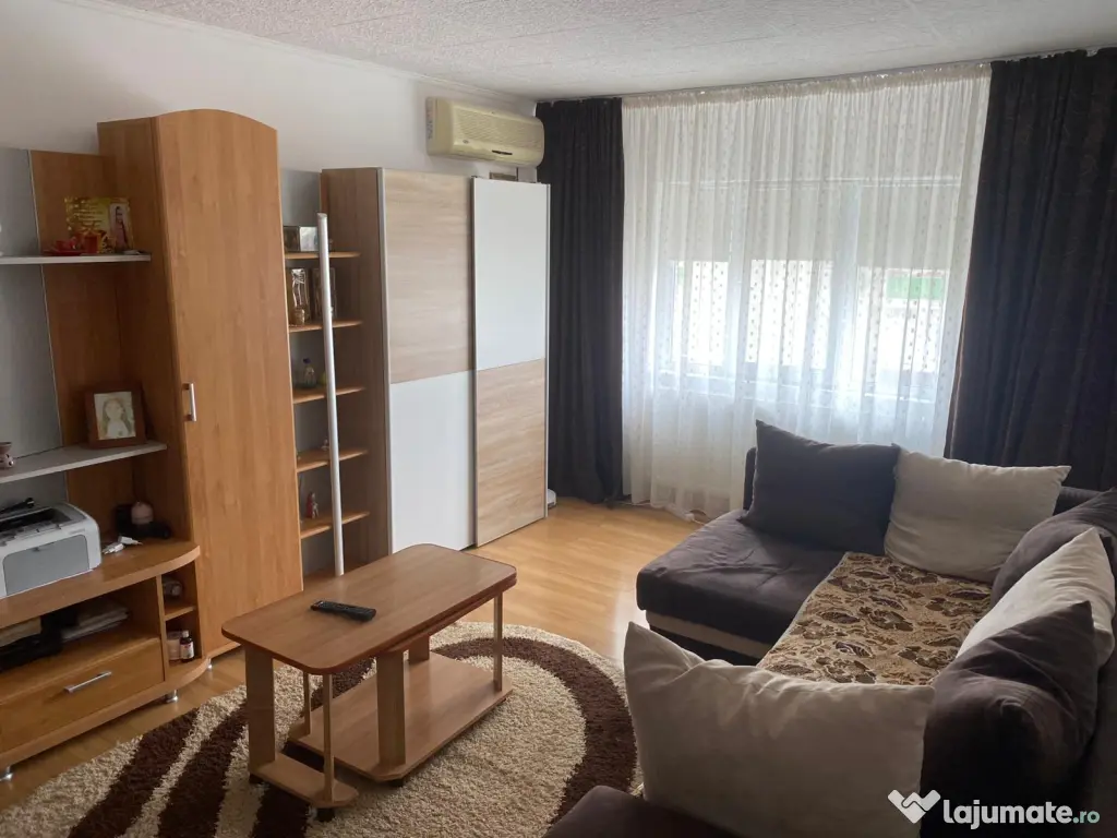 De vânzare, apartament 2 camere, decomandat, oraș Călărași, jud. Călărași