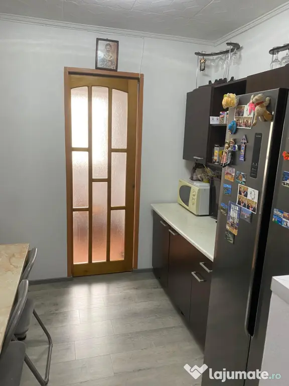 De vânzare, apartament 2 camere, decomandat, oraș Călărași, jud. Călărași