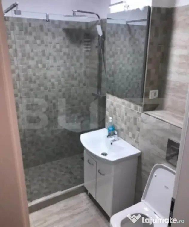 # Închiriez apartament 2 camere |Centrală proprie | Balcon