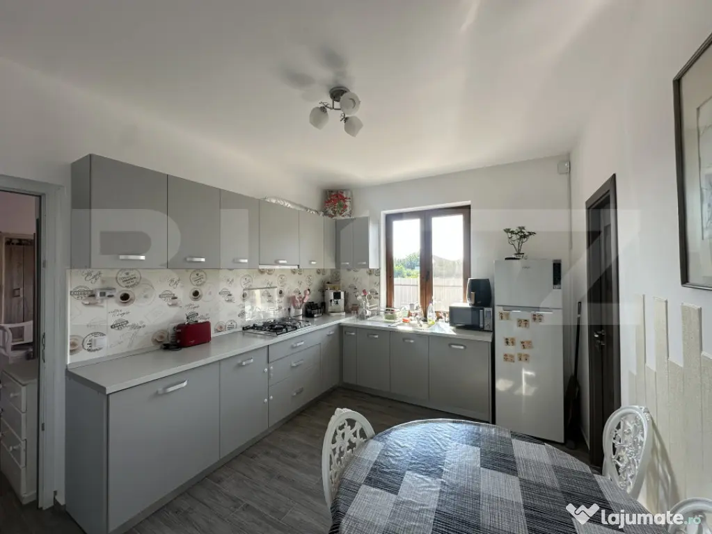 Casă de vânzare în Vetiș – Cartier Holiday,130 mp, Ter