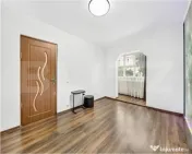 Apartament 2 camere, renovat, 2 balcoane, boxă și parcare