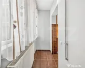 Apartament 2 camere, renovat, 2 balcoane, boxă și parcare