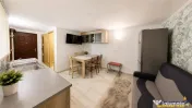 Corp de casa cu 2 imobile, intrari separate, pod si beci gen 