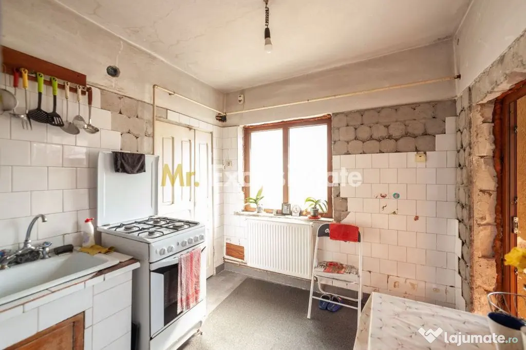 Casa cu potential/ zona Sf Vineri/ 126 mp teren/ Regim ur...