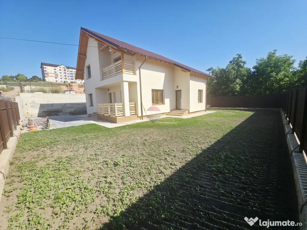 Casă / Vilă cu 4 camere de închiriat în zona Calea Ro...