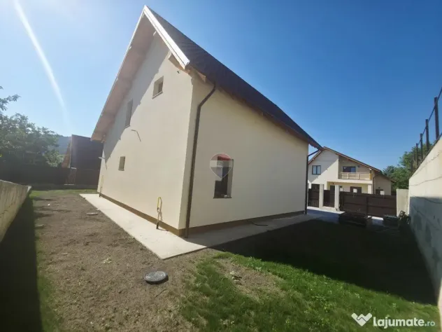 Casă / Vilă cu 4 camere de închiriat în zona Calea Ro...