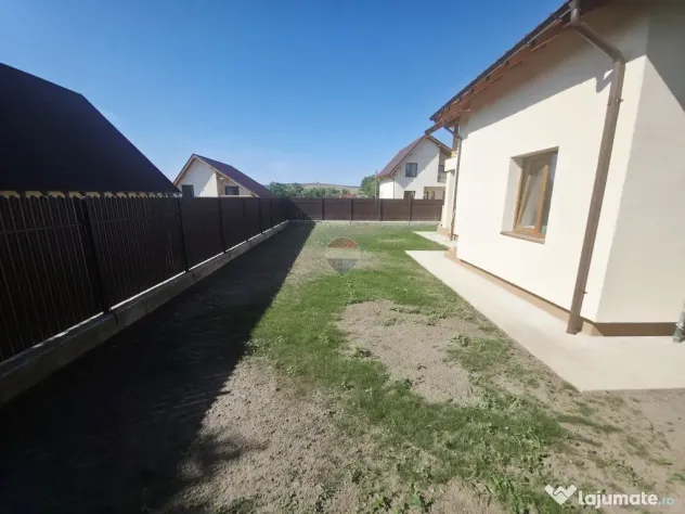 Casă / Vilă cu 4 camere de închiriat în zona Calea Ro...