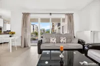 Studio modern | Kasper Coresi | Parcare & boxă 