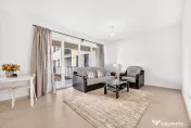 Studio modern | Kasper Coresi | Parcare & boxă 