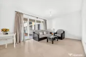 Studio modern | Kasper Coresi | Parcare & boxă 