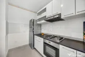 Studio modern | Kasper Coresi | Parcare & boxă 