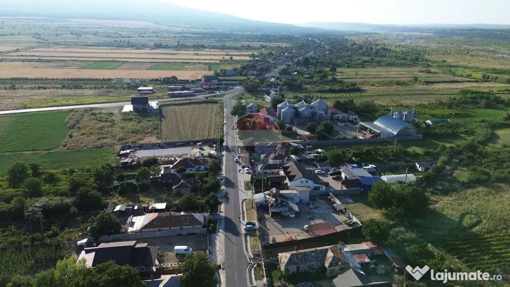 Spațiu industrial cu 11574 mp teren