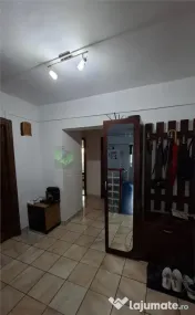 Apartament 3 camere Scriitorilor decomandat, etaj intermedia 