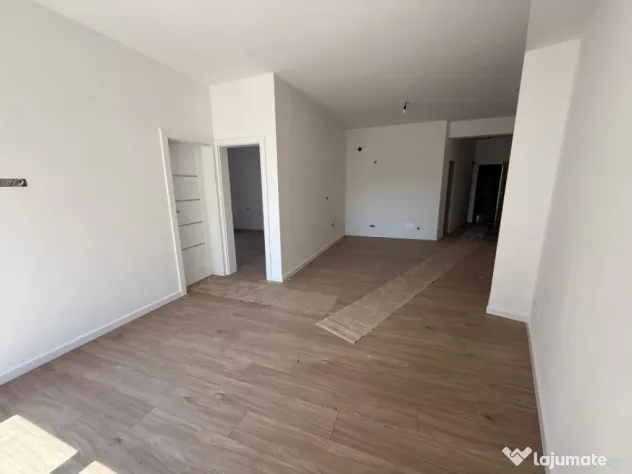 Apartament 3 camere, 57 mp, Centru