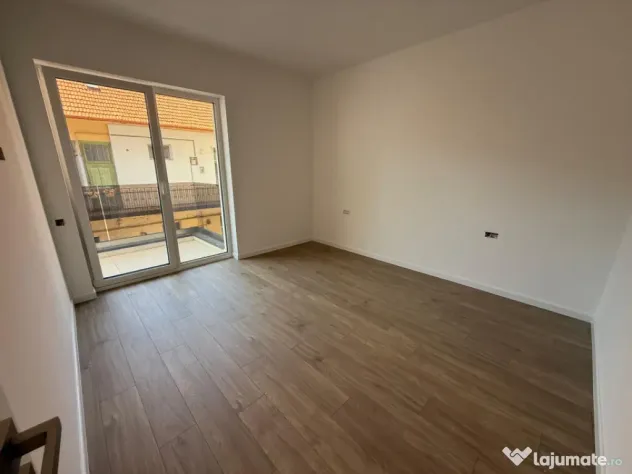 Apartament 3 camere, 57 mp, Centru