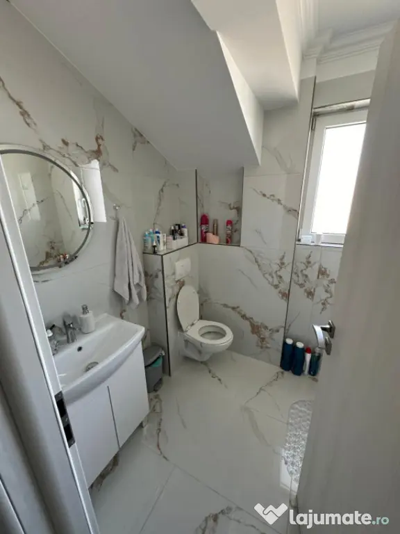 Apartament de vanzare , semidecomandat 56 mp ,3 camere zona