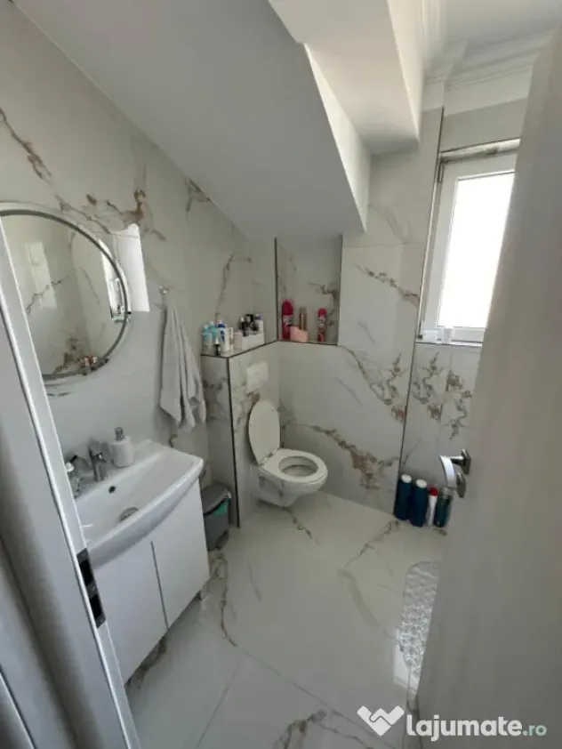 Apartament de vanzare , semidecomandat 56 mp ,3 camere zona
