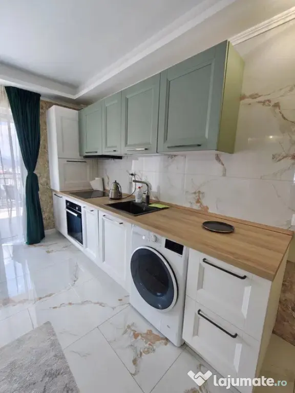 Apartament de vanzare , semidecomandat 56 mp ,3 camere zona