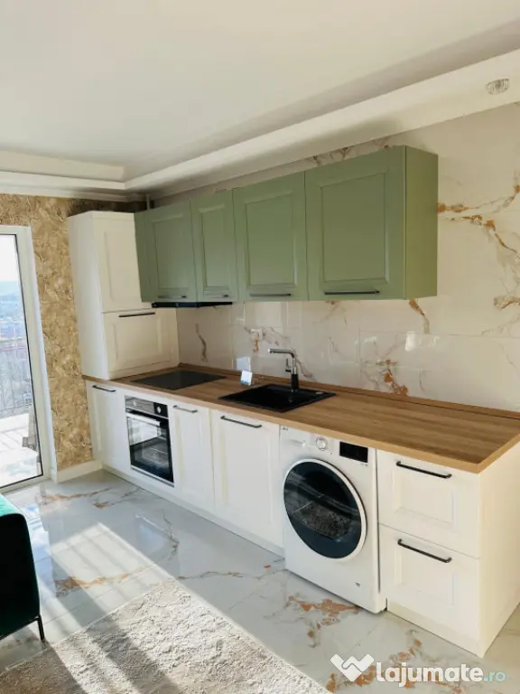 Apartament de vanzare , semidecomandat 56 mp ,3 camere zona