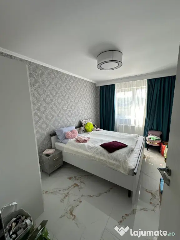 Apartament de vanzare , semidecomandat 56 mp ,3 camere zona
