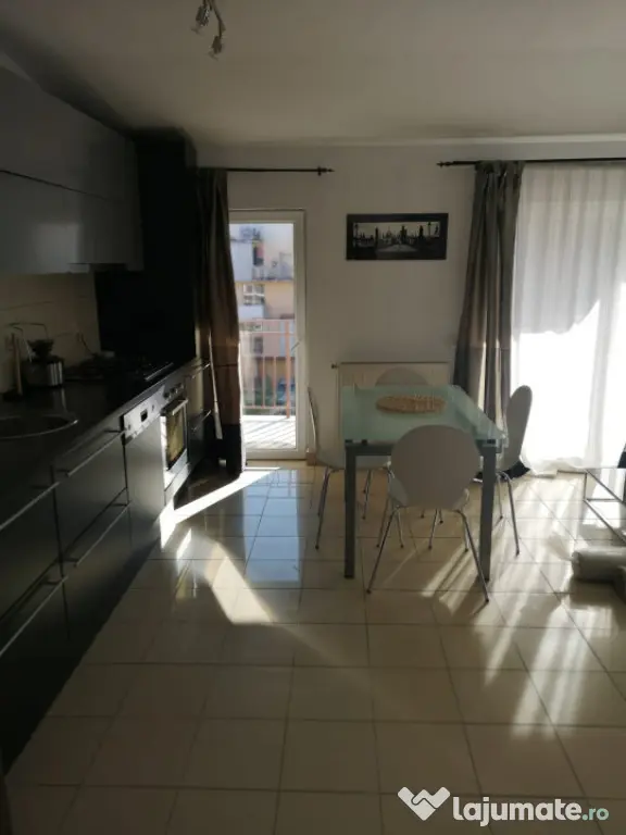 Apartament 2 camere, 3 balcoane + parcare, Eroilor - Ocupabi
