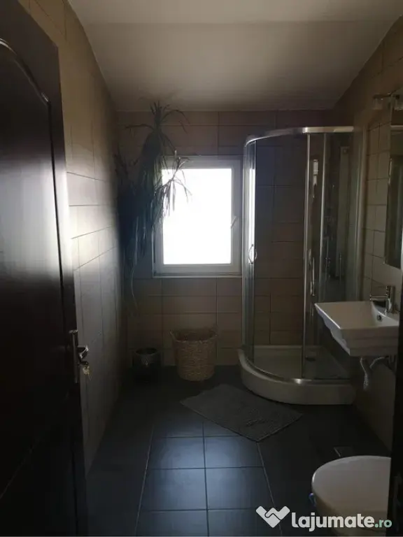 Apartament 2 camere, 3 balcoane + parcare, Eroilor - Ocupabi