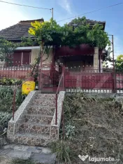 Casă de locuit în Valea Largă, cu teren generos de 5.100 