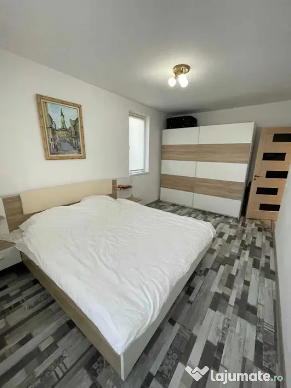 Apartament 3 camere 61mp+balcon 2mp zona Teilor