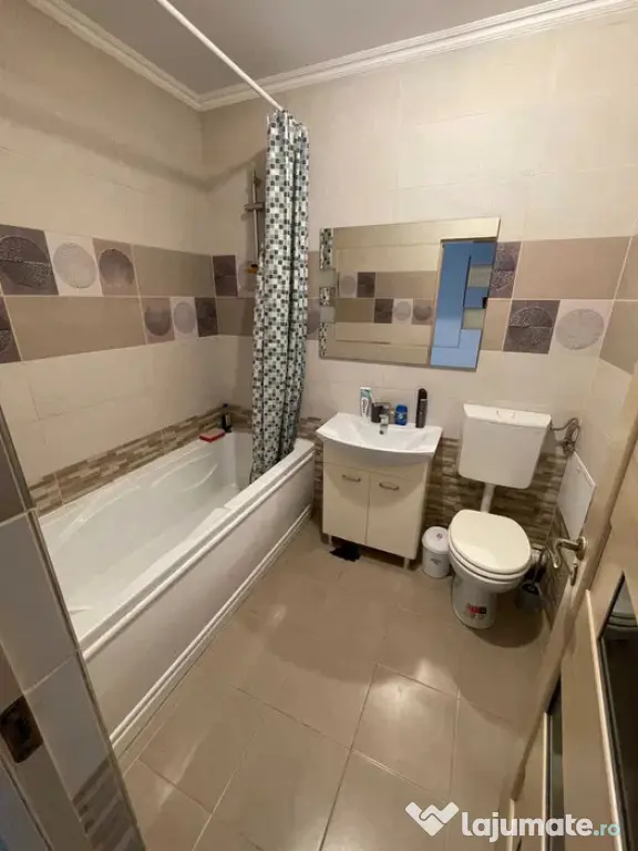 Apartament 3 camere 61mp+balcon 2mp zona Teilor