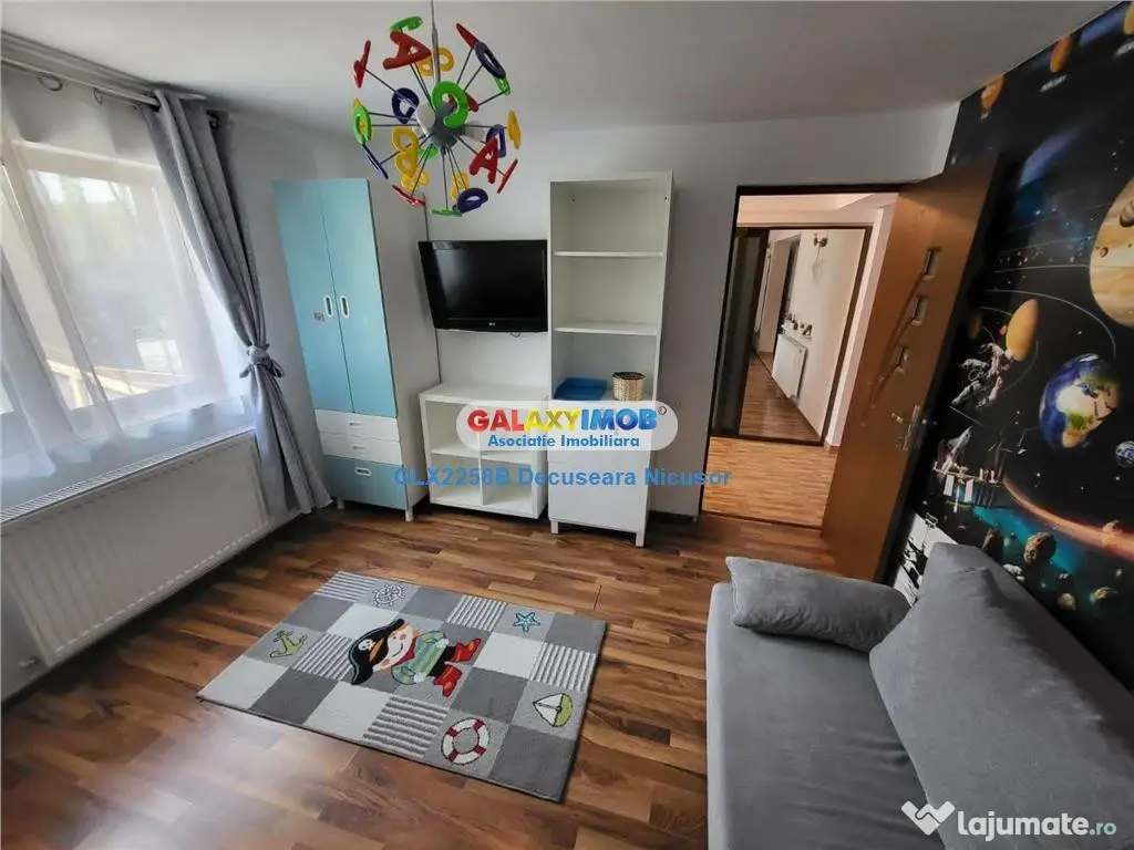 Casa, Str. Rachitei , 4 dormitoare si 1 living, 700 euro