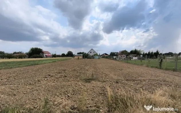 Teren intravilan de vanzare -Cauaceu,comuna Biharia,1102mp