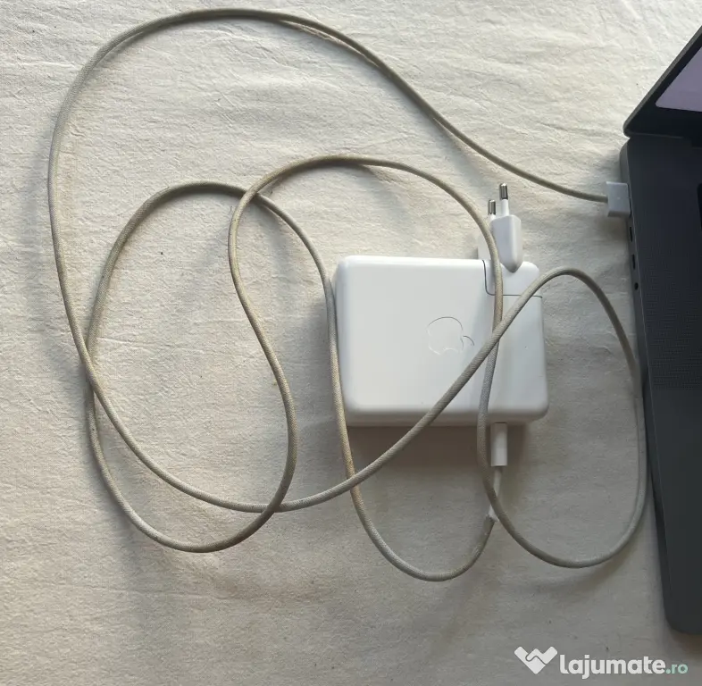 MacBook Pro 16” 2021 M1 Pro 10-core / 16GB / 1TB SSD/ Stare foarte bună