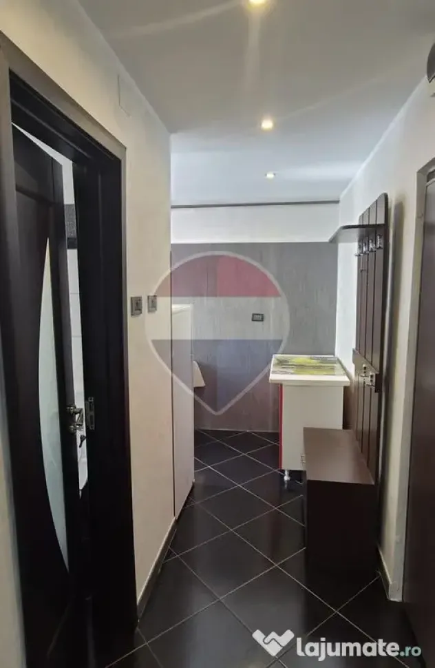 Garsonieră modernă | Centrală Piatra-Neamț | Mobilat?...