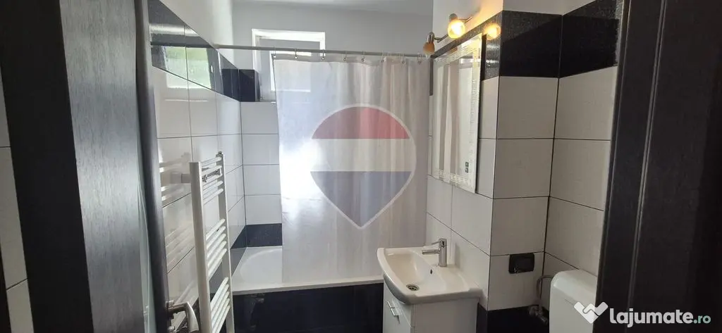 Garsonieră modernă | Centrală Piatra-Neamț | Mobilat?...