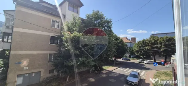 Garsonieră modernă | Centrală Piatra-Neamț | Mobilat?...