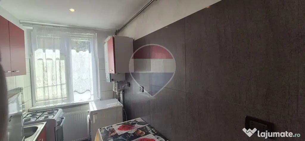 Garsonieră modernă | Centrală Piatra-Neamț | Mobilat?...