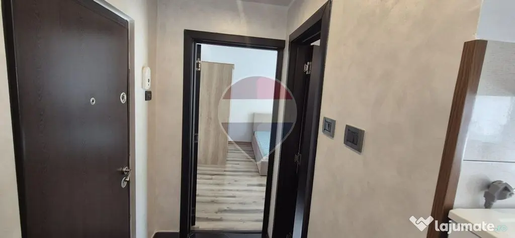 Garsonieră modernă | Centrală Piatra-Neamț | Mobilat?...