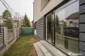 Se preda finisata - 4 bai - 3 dormitoare - curte - parcare - 