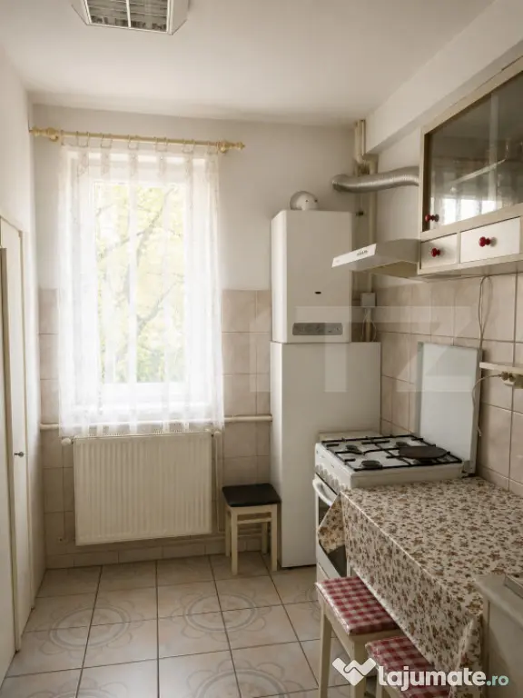 Apartament 2 camere, 53mp, parcare, zona Vivo