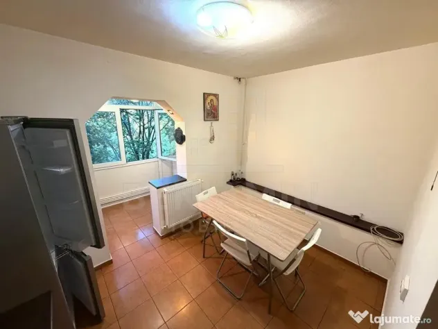 3 camere decomandat cu 2 bai Rovine etajul 3 centrala ter...